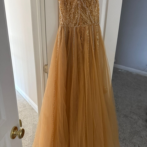 Elegant Gold Evening Gown - Picture 3 of 4